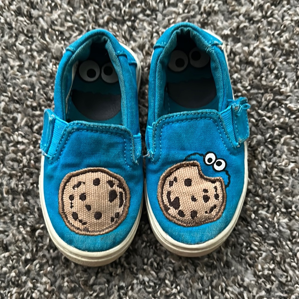 Cookie Monster Toms